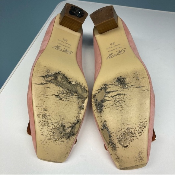 ROGER VIVIER Sz 35 Pink Low Heel Suede Barbiecore Gold Embellishment Shoes Pumps - Picture 9 of 10